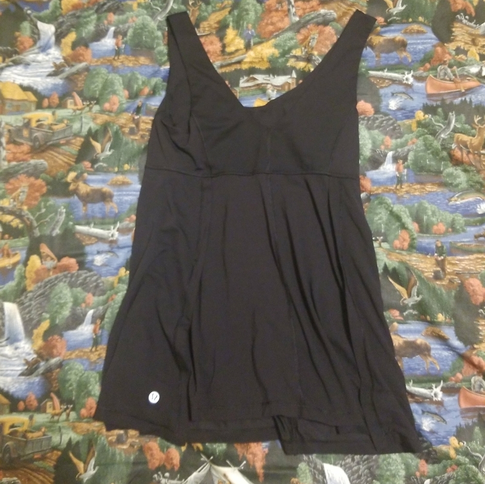 LULULEMON scoop neck tank black SIZE 6